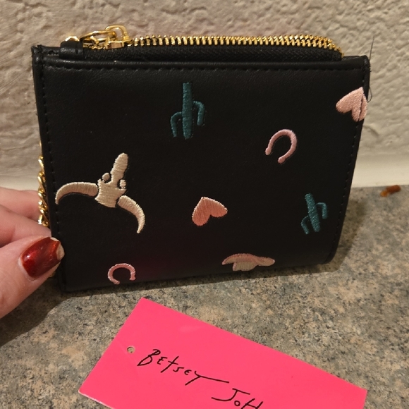 Betsey Johnson Black and Pink Embroidered Card Holder Nwt - Picture 3 of 3